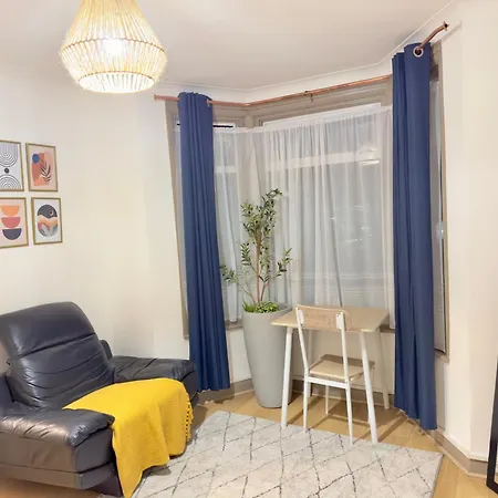Entire 3 Bedroom Home With Garden In London Эдмонтон Экстерьер фото