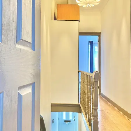 Entire 3 Bedroom Home With Garden In London Эдмонтон Экстерьер фото