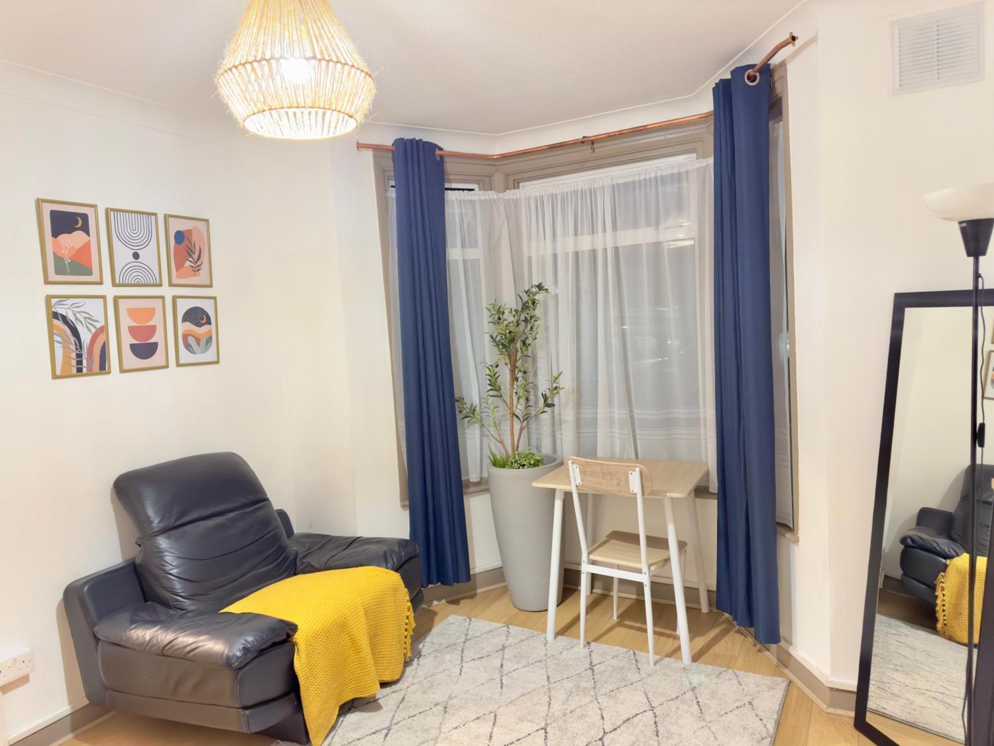 Entire 3 Bedroom With Garden In London Apartment