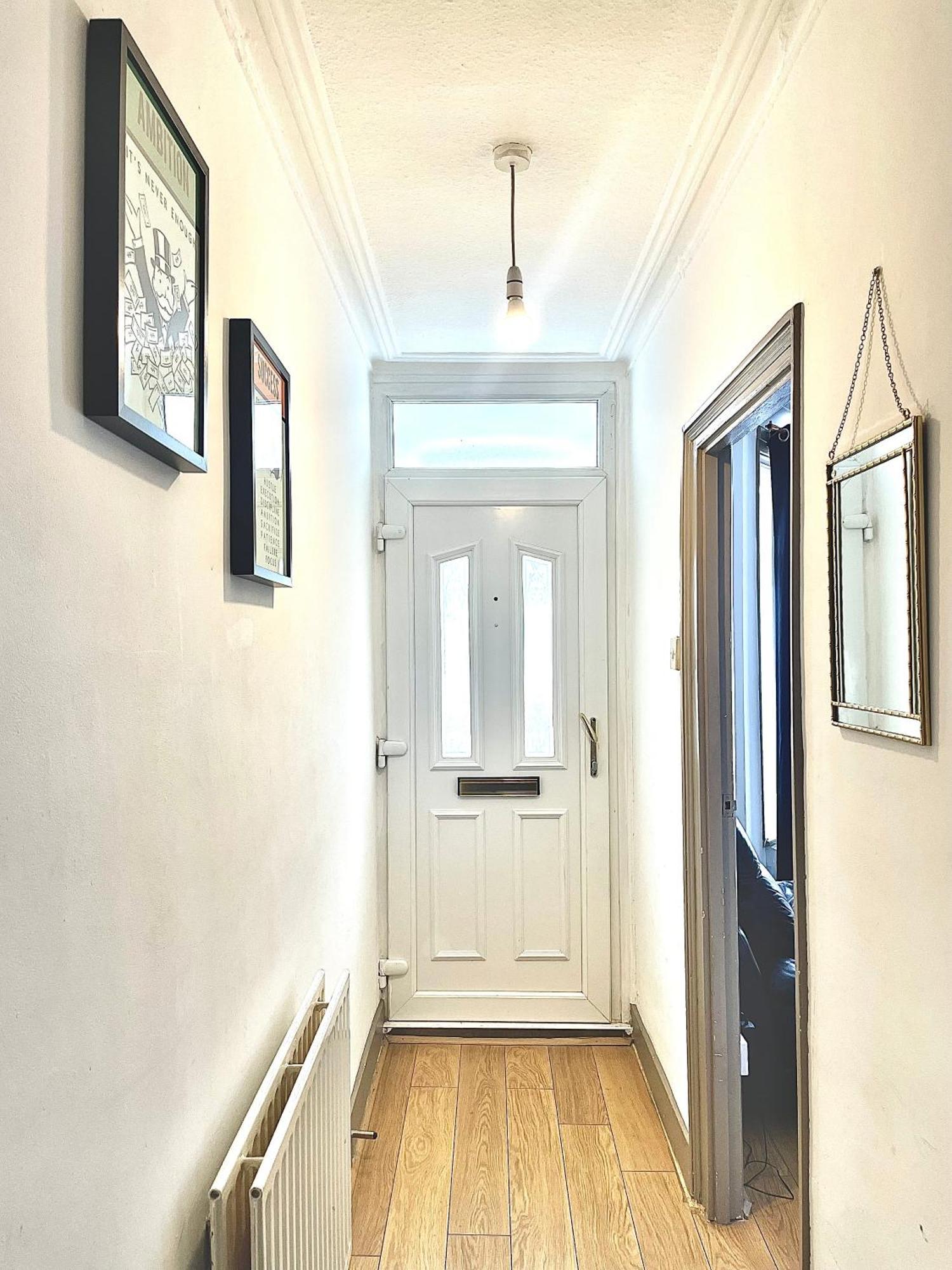Entire 3 Bedroom With Garden In London * Edmonton