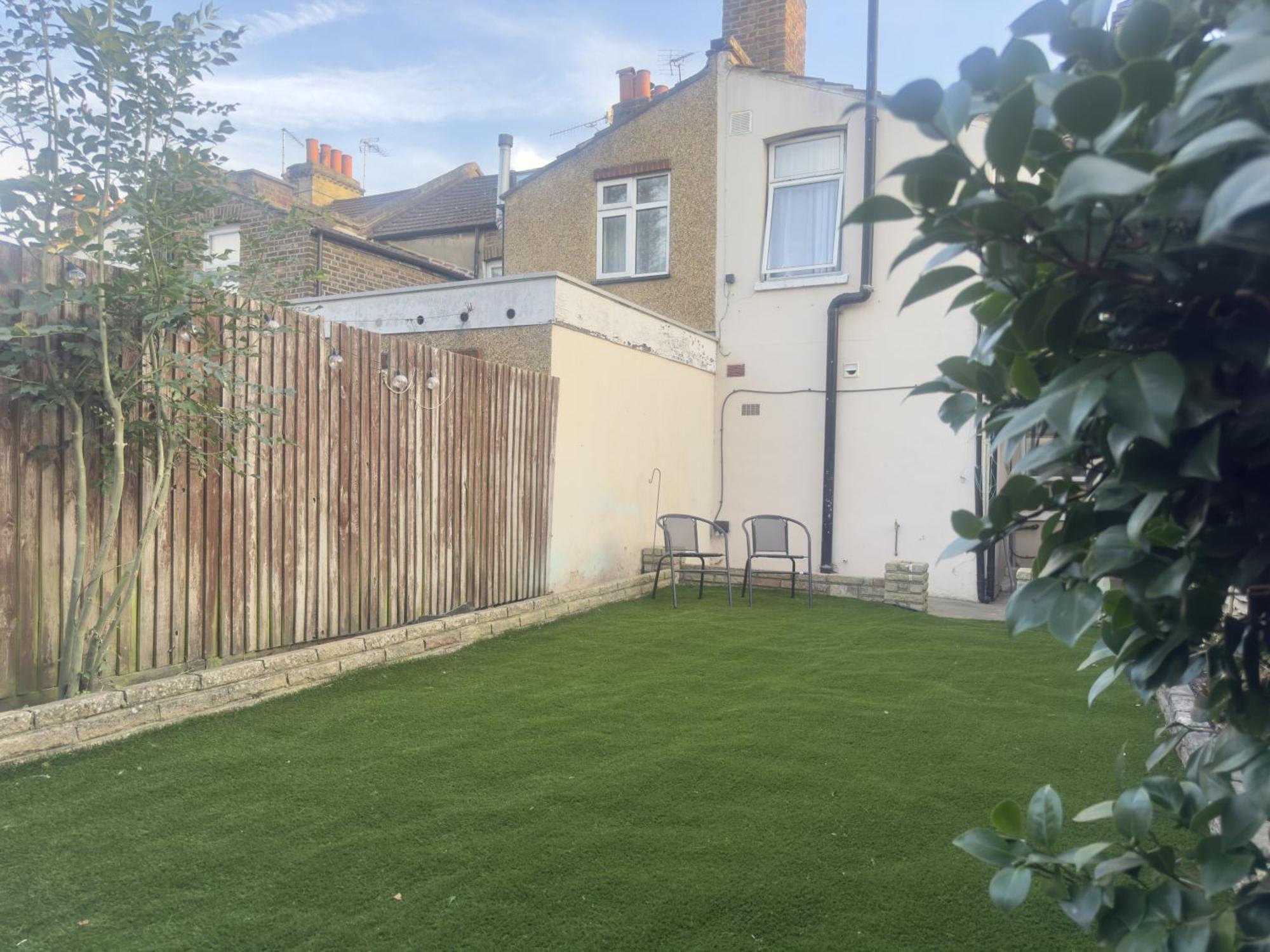 Entire 3 Bedroom With Garden In London * Edmonton