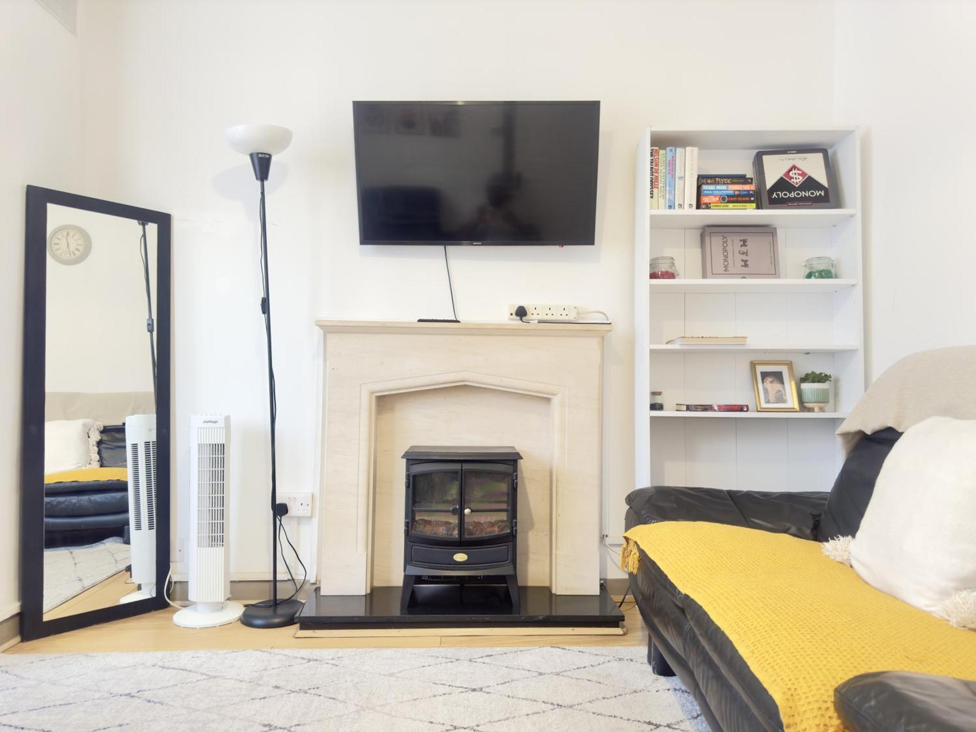 Apartment Entire 3 Bedroom With Garden In London Edmonton