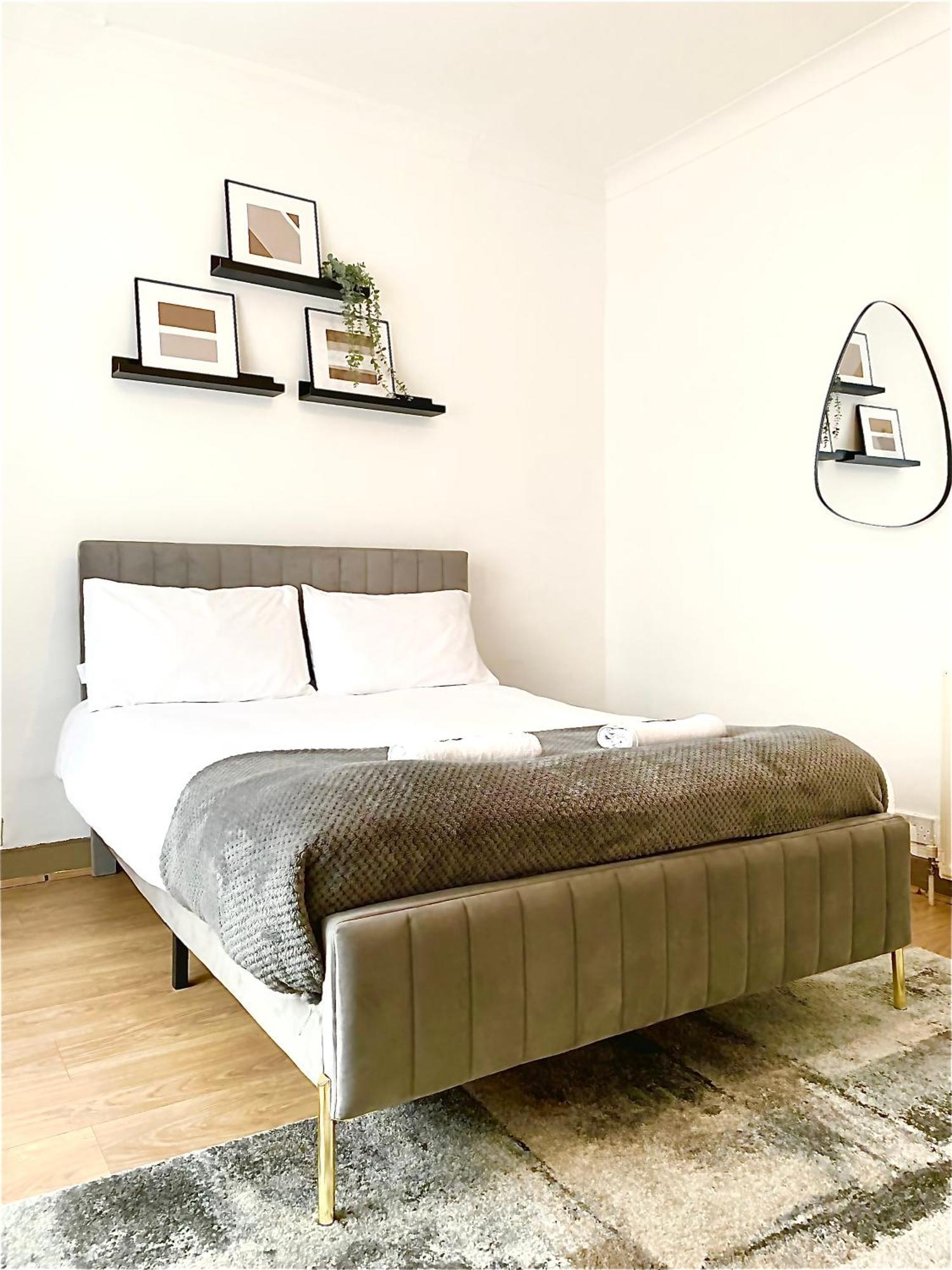 Entire 3 Bedroom With Garden In London Apartamento Edmonton